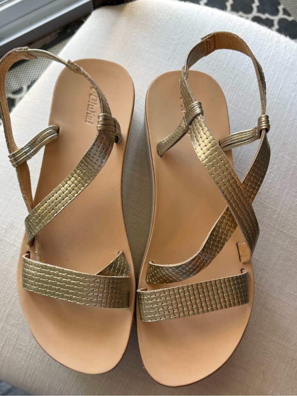 OluKai Women's Metallic Gold Woven Strap Sandals
